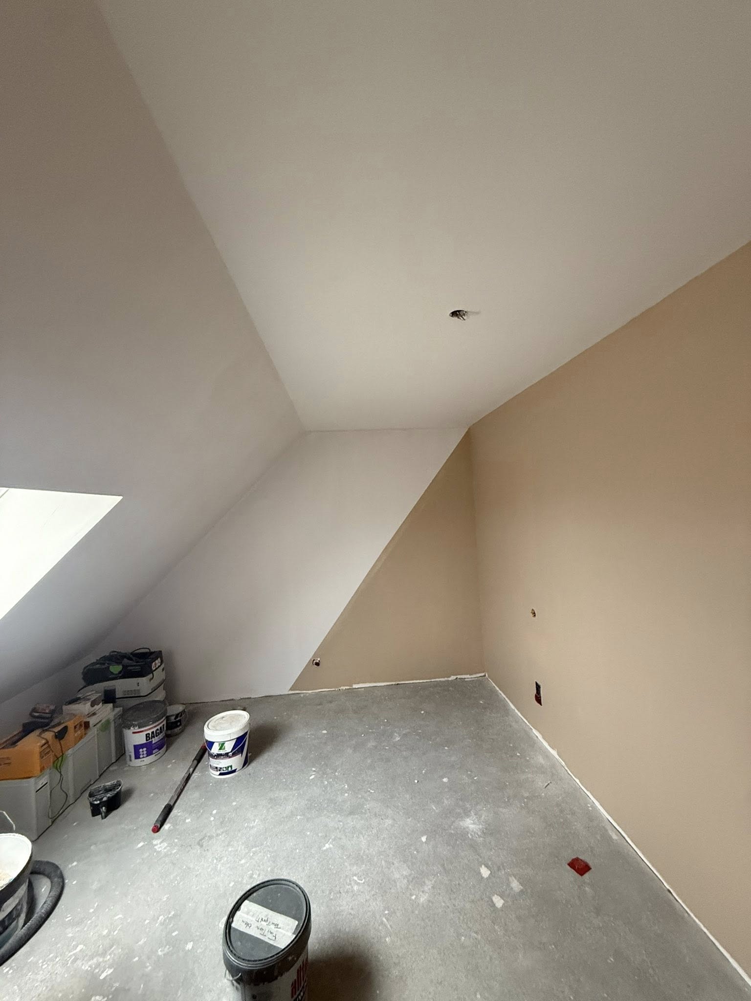 Peinture salon murale – Guillaumes Services Dieppe Peinture murale de salon a Dieppe par Guillaumes Services